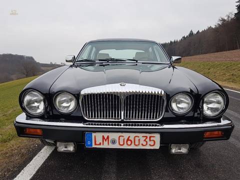 Daimler Double Six letzte Serie in schwarz/magnolia