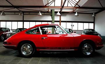 Thumbnail von 911 L Coupé, January 1968, Polarrot/Black 1 paint, original paint, SWB