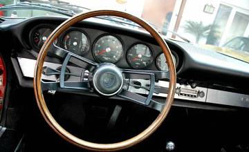 Thumbnail von 911 L Coupé, January 1968, Polarrot/Black 1 paint, original paint, SWB