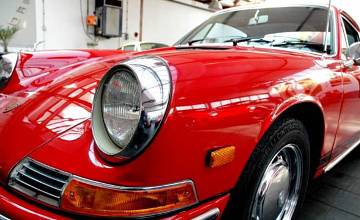 Thumbnail von 911 L Coupé, January 1968, Polarrot/Black 1 paint, original paint, SWB
