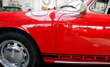 Thumbnail von 911 L Coupé, January 1968, Polarrot/Black 1 paint, original paint, SWB