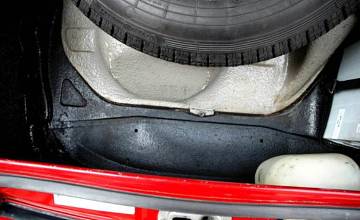 Thumbnail von 911 L Coupé, January 1968, Polarrot/Black 1 paint, original paint, SWB