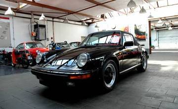 911 Carrera Cabriolét, Mai 1986, Schwarz/Vollleder Rot 