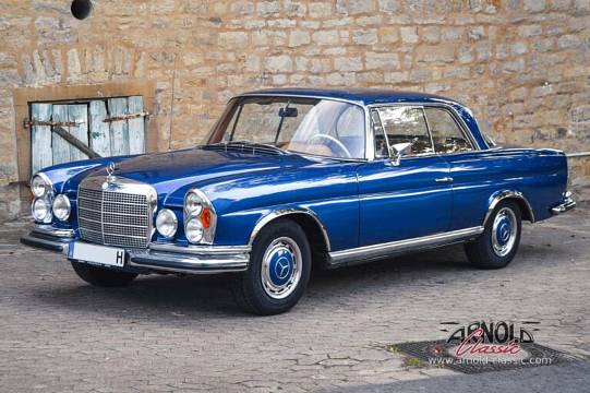 Mercedes-Benz 280SE 3.5 W111 Coupé