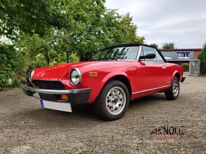 Fiat 124 Spider DS 1984 red