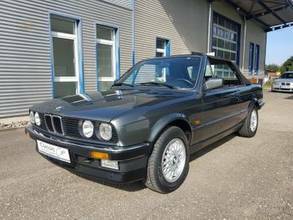 BMW 320i Convertible
