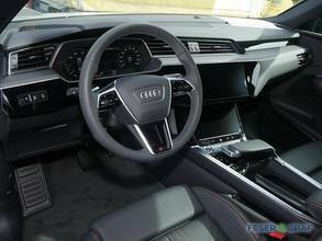 Thumbnail von AUDI E-TRON