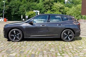 Thumbnail von BMW IX 40 XDrive panoramic glass roof