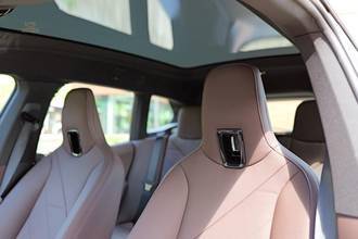 Thumbnail von BMW IX 40 XDrive panoramic glass roof