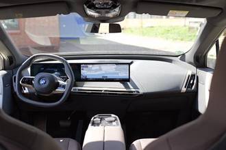 Thumbnail von BMW IX 40 XDrive panoramic glass roof