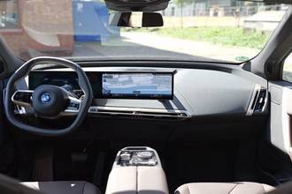 Thumbnail von BMW IX 40 XDrive panoramic glass roof