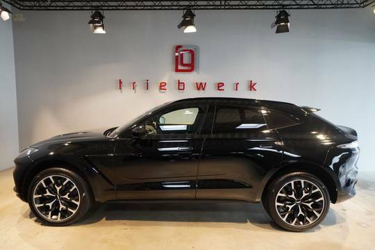 Aston Martin DBX 4.0 V8