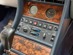 Thumbnail von Bentley Azure Convertible 6.75L V8 Service Book