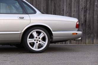 Thumbnail von Jaguar top-maintained XJR with 3 years warranty