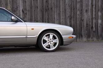 Thumbnail von Jaguar top-maintained XJR with 3 years warranty
