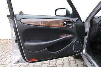 Thumbnail von Jaguar Daimler V8 long version 3 years warranty