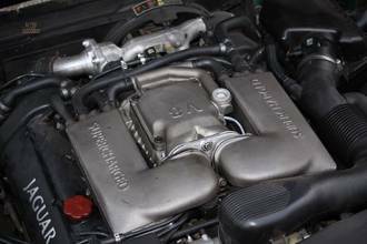 Thumbnail von Jaguar top-maintained XJR with 3 years warranty