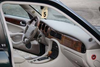Thumbnail von Jaguar top-maintained XJR with 3 years warranty