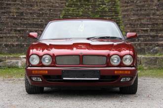 ジャガーXJR 3年保証付き、状態良好