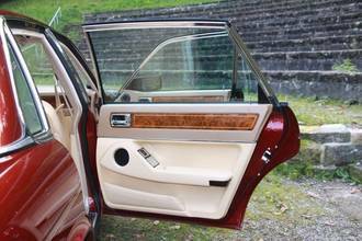 Thumbnail von Jaguar XJ40 Sovereign with 3 years warranty, historic registration