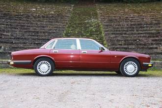 Thumbnail von Jaguar XJ40 Sovereign with 3 years warranty, historic registration
