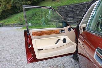 Thumbnail von Jaguar XJ40 Sovereign with 3 years warranty, historic registration
