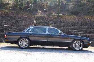 Thumbnail von Jaguar Daimler Super V8 Long Version 3 Years Warranty