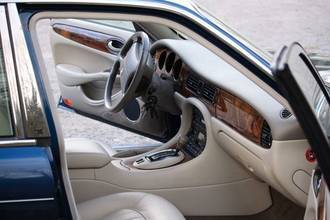 Thumbnail von Jaguar Sovereign 3-year warranty exception vehicle