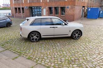 Thumbnail von Rolls-Royce Cullinan Black Badge 4 Seats I Starlight I TV I Massage Seats