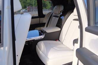 Thumbnail von Rolls-Royce Cullinan Black Badge 4 Seats I Starlight I TV I Massage Seats