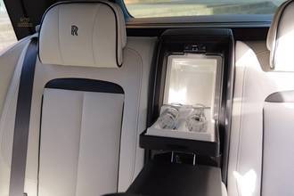 Thumbnail von Rolls-Royce Cullinan Black Badge 4 Seats I Starlight I TV I Massage Seats