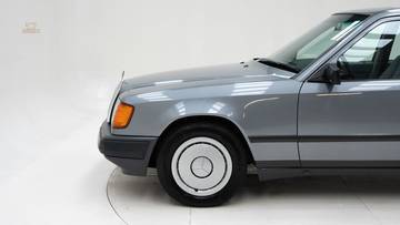 Thumbnail von Mercedes-Benz 230E '88
