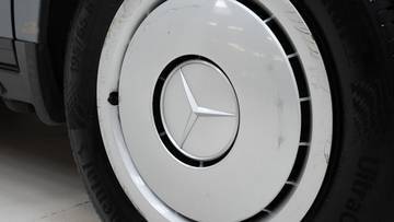 Thumbnail von Mercedes-Benz 230E '88