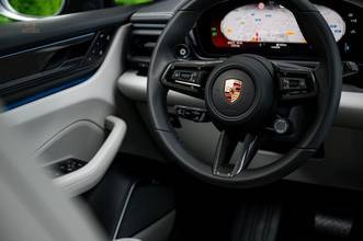 Thumbnail von Porsche Macan 4 |Burmester|BiColor|HUD|360|HiALenkung