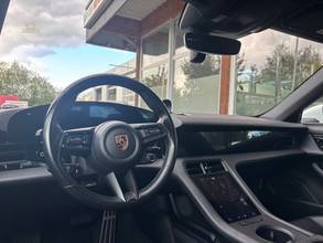 Thumbnail von Porsche Taycan SportChrono SurroundView PDisplay