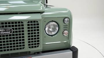 Thumbnail von Land Rover Defender Heritage 90 '2015
