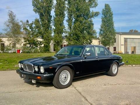 Jaguar XJ12 Daimler Double Six, German foreign service booklet