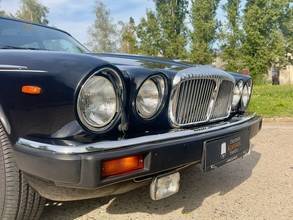 Thumbnail von Jaguar XJ12 Daimler Double Six, German foreign service booklet