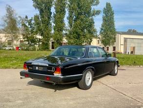 Thumbnail von Jaguar XJ12 Daimler Double Six, German foreign service booklet