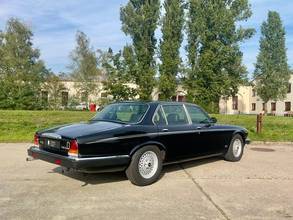 Thumbnail von Jaguar XJ12 Daimler Double Six, German foreign service booklet