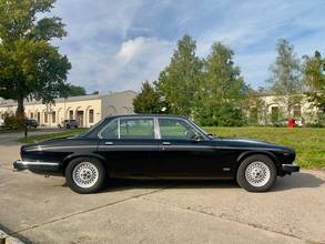 Thumbnail von Jaguar XJ12 Daimler Double Six, German foreign service booklet