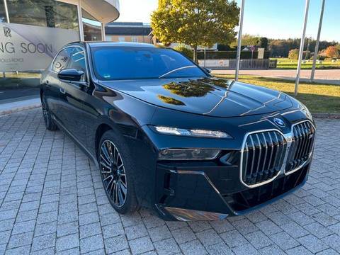 BMW M760 e xDrive - B&amp;W, Fond-TV., Executive Lounge