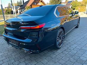 Thumbnail von BMW M760 e xDrive - B&W, Rear TV, Executive Lounge