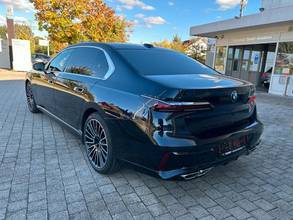 Thumbnail von BMW M760 e xDrive - B&W, Rear TV, Executive Lounge
