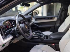 Thumbnail von Porsche Cayenne Coupé E-Hybrid, 21", AHK, Air, ACC, AHK, Pano
