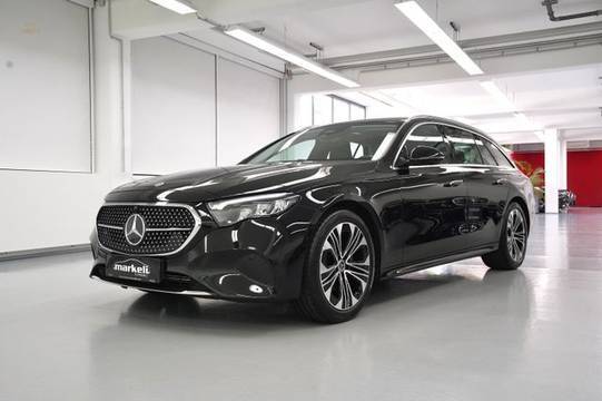 Mercedes-Benz E 220 d T! MODEL 2026! PANORAMA / KEYLESS GO +
