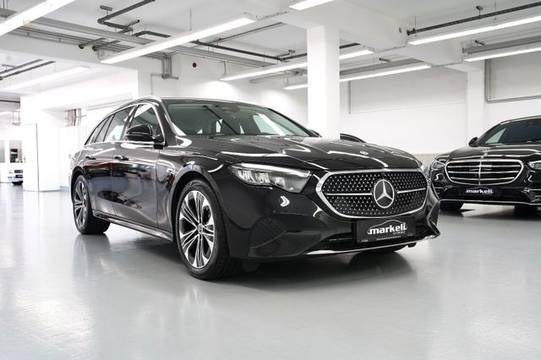 Mercedes-Benz E 220 d T! MODEL 2026! PANORAMA / KEYLESS GO +