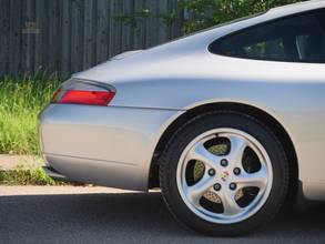 Thumbnail von Porsche 996 Carrera2 Tiptronic, original 47,000 km, complete first paint!