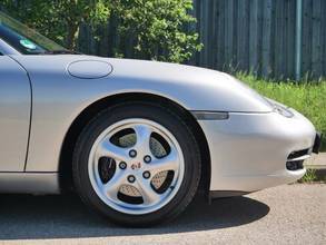 Thumbnail von Porsche 996 Carrera2 Tiptronic, original 47,000 km, complete first paint!