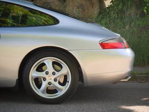 Thumbnail von Porsche 996 Carrera2 Tiptronic, original 47,000 km, complete first paint!
